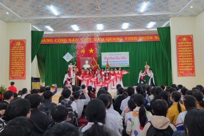 tiết mục văn nghệ lớp 8c