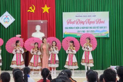 chào mừng tiết mục văn nghệ của lớp 6c